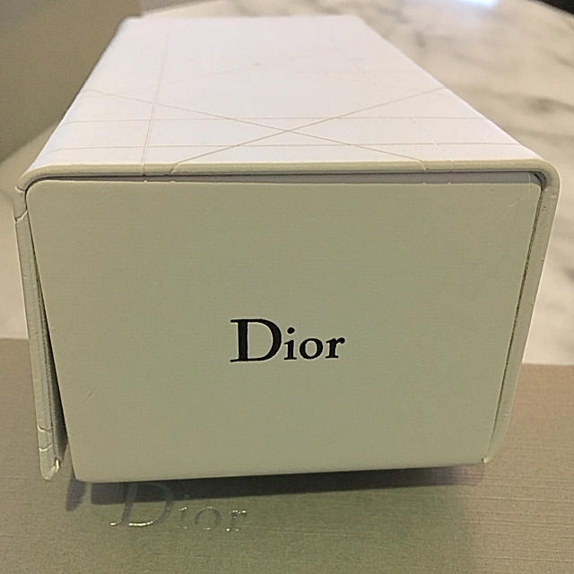 Dior(ディオール)のお値下げ！Dior♡サングラスケース(箱入り) レディースのファッション小物(サングラス/メガネ)の商品写真