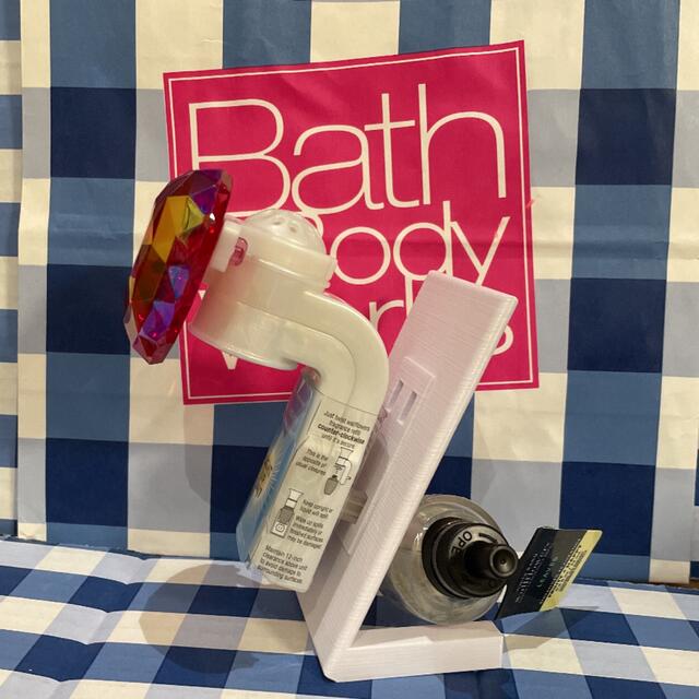 Bath & Body Works(バスアンドボディーワークス)のバスアンドボディワークス　ウォールフラワープラグ コスメ/美容のリラクゼーション(アロマポット/アロマランプ/芳香器)の商品写真