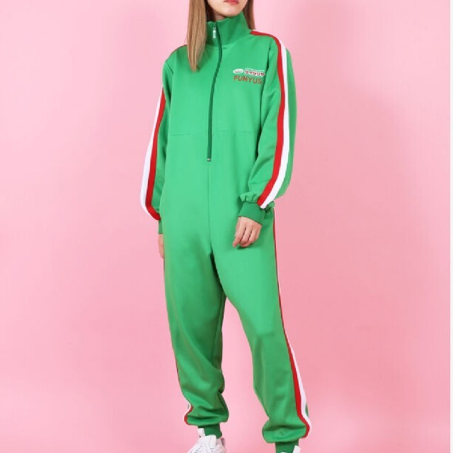 新品 サイゼリヤ プニュズ ミラノ風ドリア PUNYUS ジャージ ロンパース