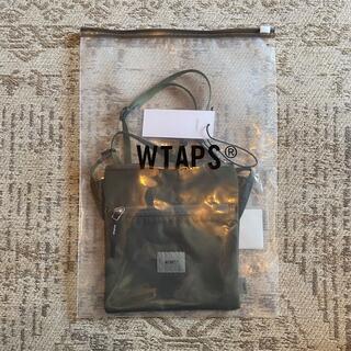 ダブルタップス(W)taps)のwtaps sling pouch オリーブ 新品未使用(ショルダーバッグ)