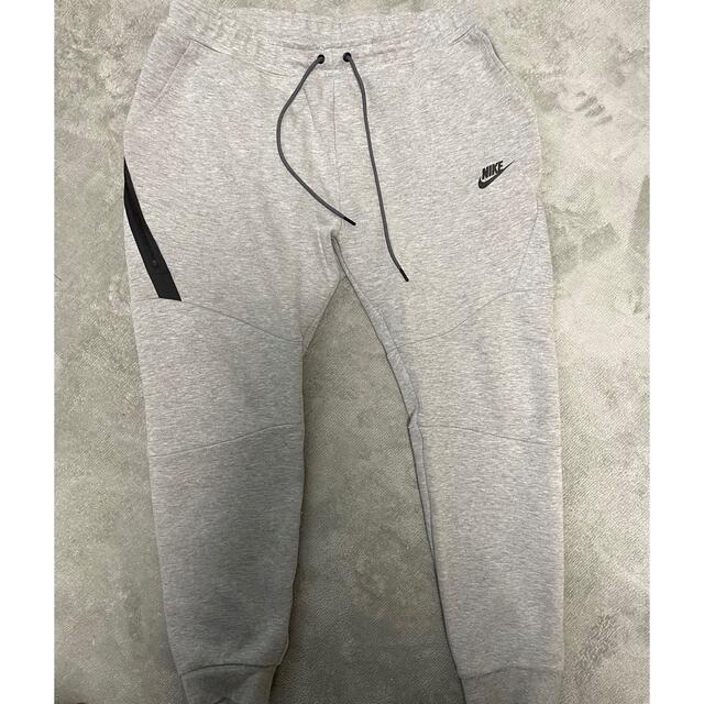 NIKE(ナイキ)のNIKE テックフリース パンツ　XXL グレー メンズのパンツ(サルエルパンツ)の商品写真