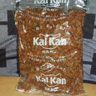 Kal Kan室内ねこ用 小袋１袋（400g）+チュール６本(ペットフード)