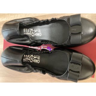 サルヴァトーレフェラガモ(Salvatore Ferragamo)の【新品未使用】Salvatore Ferragamo 8D バレリーナ　ブラック(バレエシューズ)