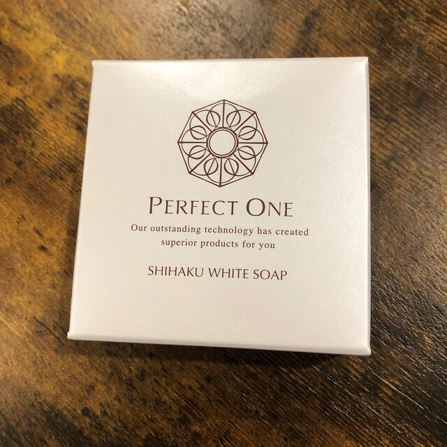 PERFECT ONE(パーフェクトワン)のパーフェクトワン　シハクホワイトソープ　60g コスメ/美容のスキンケア/基礎化粧品(洗顔料)の商品写真