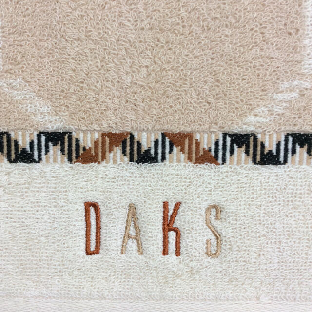 DAKS(ダックス)のダックス バスタオル 日本製DAKS 未使用シール付 箱から出して圧縮発送します インテリア/住まい/日用品の日用品/生活雑貨/旅行(タオル/バス用品)の商品写真