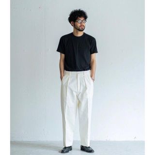 コモリ(COMOLI)の21ss NEAT ニート カルーゾ 別注 レショップ パンツ 46(スラックス)