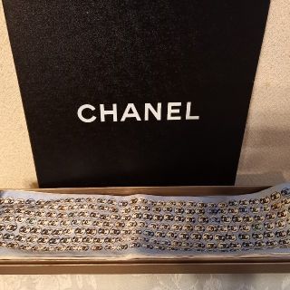 シャネル(CHANEL)の新品未使用　CHANEL　カメリア&CCマーク　　シルクロングスカーフ(バンダナ/スカーフ)