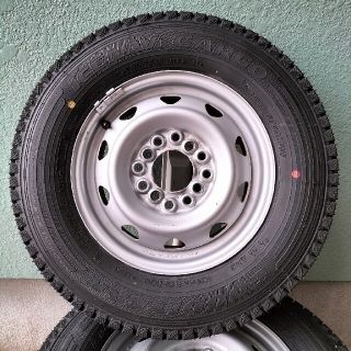 グッドイヤー(Goodyear)の軽バン·トラ用スタッドレス4本セット(タイヤ・ホイールセット)