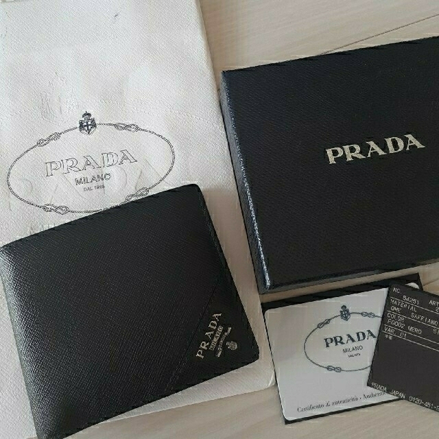 【売約済】プラダ☆PRADA 二つ折り財布 ☆ミニウォレット☆サフィアーノ 1