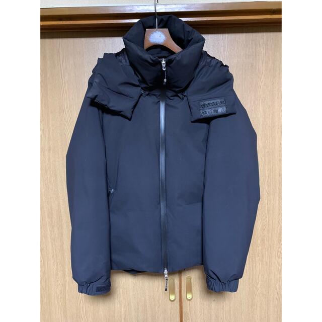 UNITED ARROWS(ユナイテッドアローズ)のunitedtokyo 2wayラミネートボリュームダウン　黒　Ｌ メンズのジャケット/アウター(ダウンジャケット)の商品写真