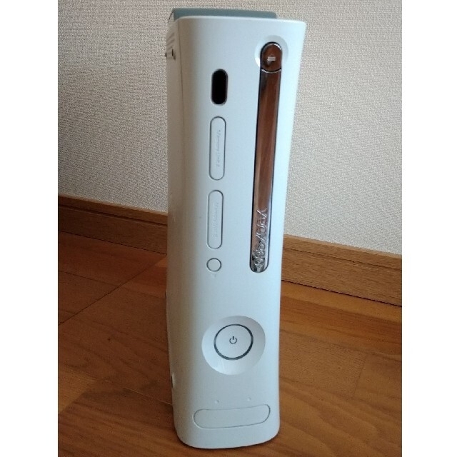 Xbox360(エックスボックス360)のXbox360 60GB 本体 エンタメ/ホビーのゲームソフト/ゲーム機本体(家庭用ゲーム機本体)の商品写真