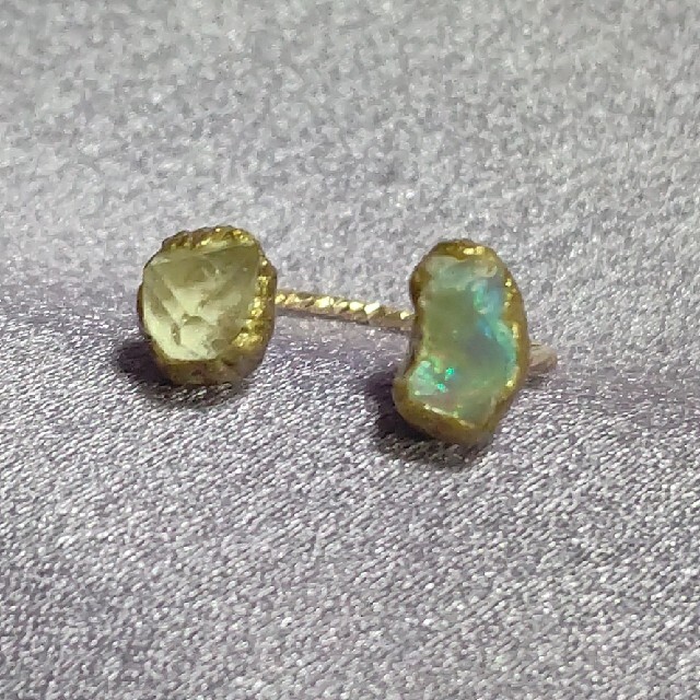 ビジュマムコンビリング・ハーキマーダイヤモンド&オパール原石真鍮指輪 レディースのアクセサリー(リング(指輪))の商品写真