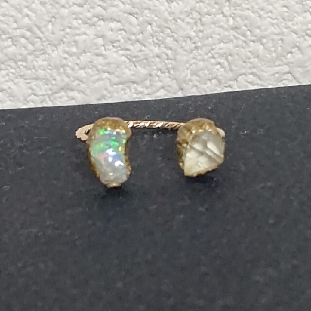 ビジュマムコンビリング・ハーキマーダイヤモンド&オパール原石真鍮指輪 レディースのアクセサリー(リング(指輪))の商品写真