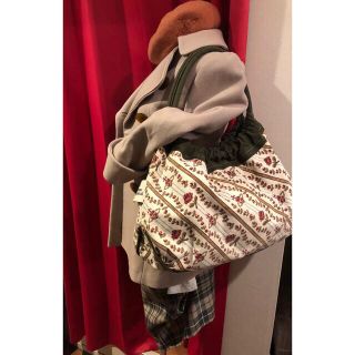 ヴィヴィアン(Vivienne Westwood) ショルダーバッグ(レディース)(花柄