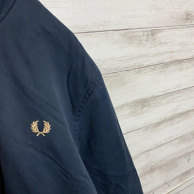 FRED PERRY(フレッドペリー)の【入手困難】フレッドペリー☆刺繍ワンポイントロゴリブラインスウィングトップ メンズのジャケット/アウター(ブルゾン)の商品写真