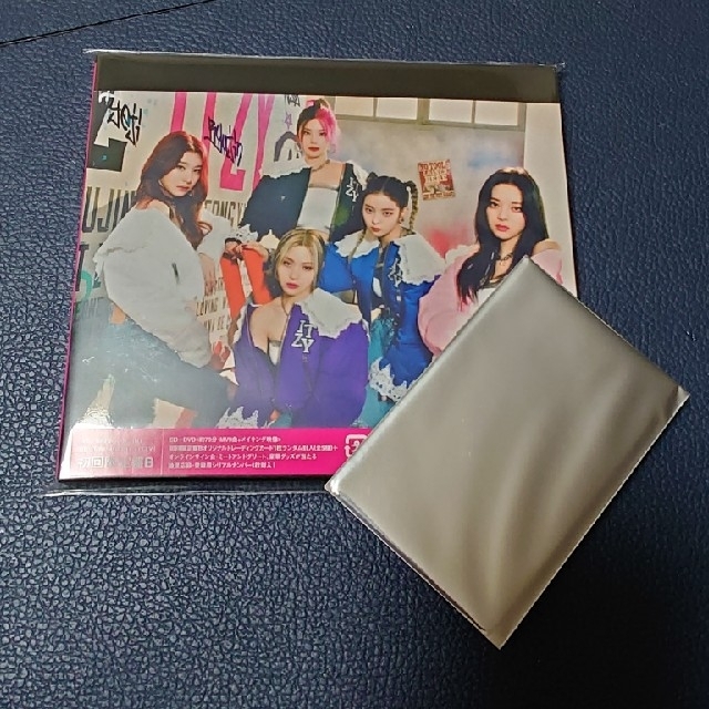 IT'z ITZY（初回限定盤B） エンタメ/ホビーのCD(ポップス/ロック(邦楽))の商品写真