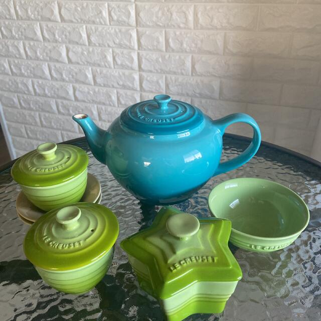 LE CREUSET(ルクルーゼ)の★美品★ルクルーゼ　ティーポット＊カップ＊スターラムカン エトワール＊セット インテリア/住まい/日用品のキッチン/食器(食器)の商品写真