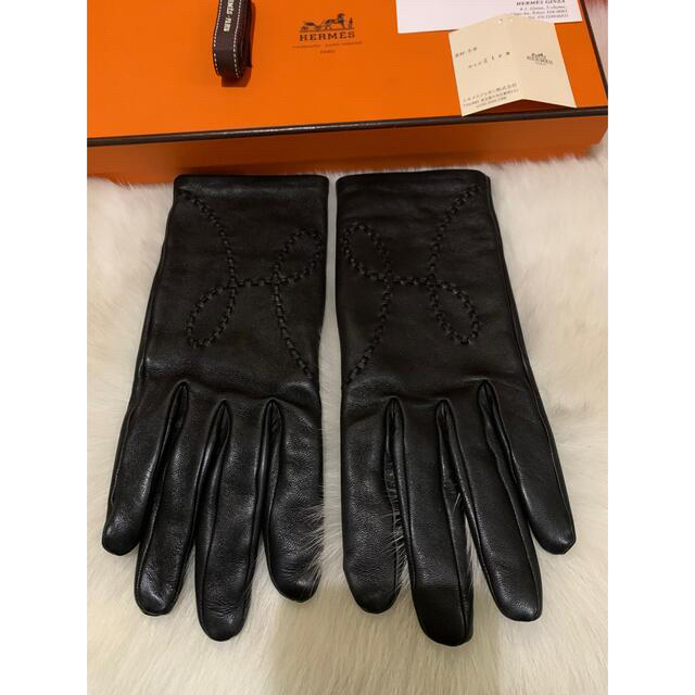 Hermes(エルメス)のタグ付HERMÈSベルファスト羊革 F151130 7 2/1フラッグ手袋 レディースのファッション小物(手袋)の商品写真