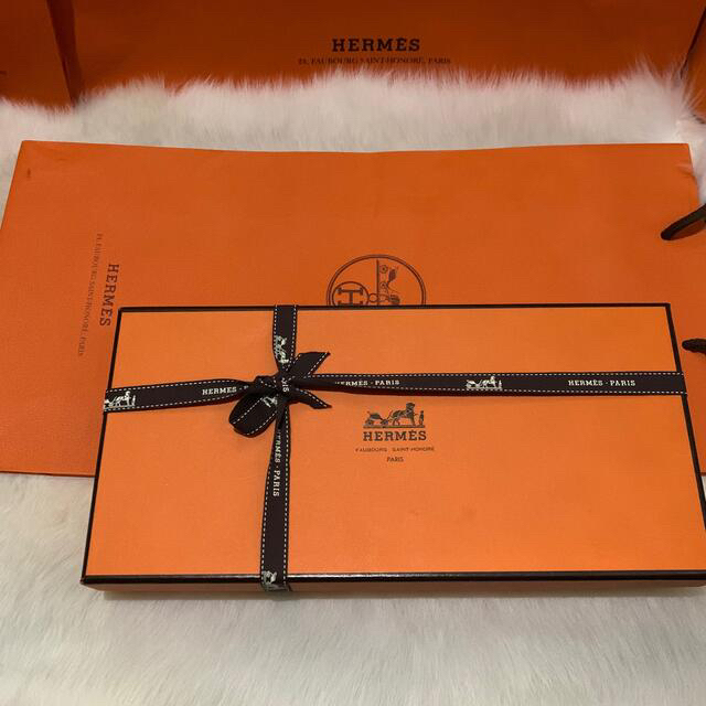 Hermes(エルメス)のタグ付HERMÈSベルファスト羊革 F151130 7 2/1フラッグ手袋 レディースのファッション小物(手袋)の商品写真