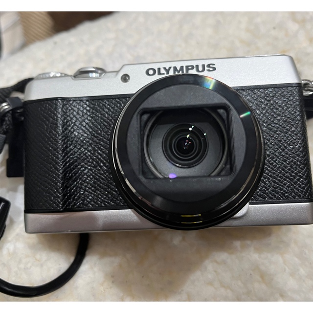 OLYMPUS(オリンパス)のOLYMPUS コンパクトデジタルカメラ オリンパス SH SH-3 SILVE スマホ/家電/カメラのカメラ(コンパクトデジタルカメラ)の商品写真