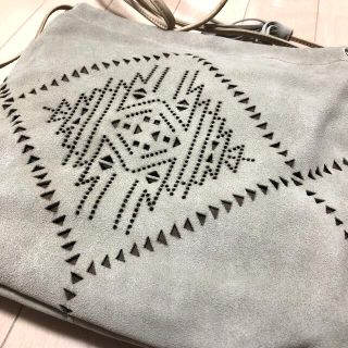 nombre impair - ラピエサージュ スエードパンチング ポシェットバッグ ...
