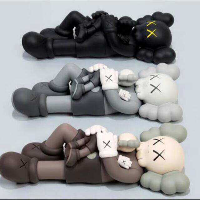 KAWS:HOLIDAY SINGAPORE 3色セット