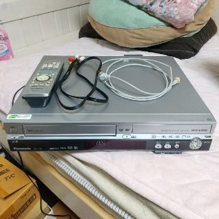 パナソニック(Panasonic)のPanasonic VHS一体型DVDレコーダー 美品(DVDレコーダー)