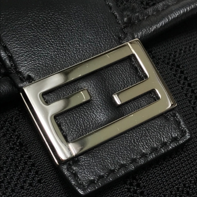 FENDI(フェンディ)のフェンディ 7VZ049 ズッカ FF柄 クロスボディバッグ ショルダーバッグ メンズのバッグ(ショルダーバッグ)の商品写真