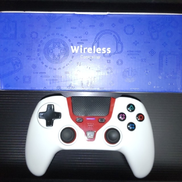 PlayStation4(プレイステーション4)のPS4ワイヤレスコントローラー エンタメ/ホビーのゲームソフト/ゲーム機本体(家庭用ゲーム機本体)の商品写真