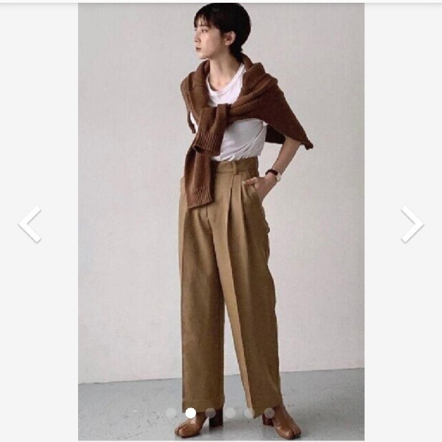 TODAYFUL(トゥデイフル)のtodayful Twill Tuck Trousers レディースのパンツ(カジュアルパンツ)の商品写真