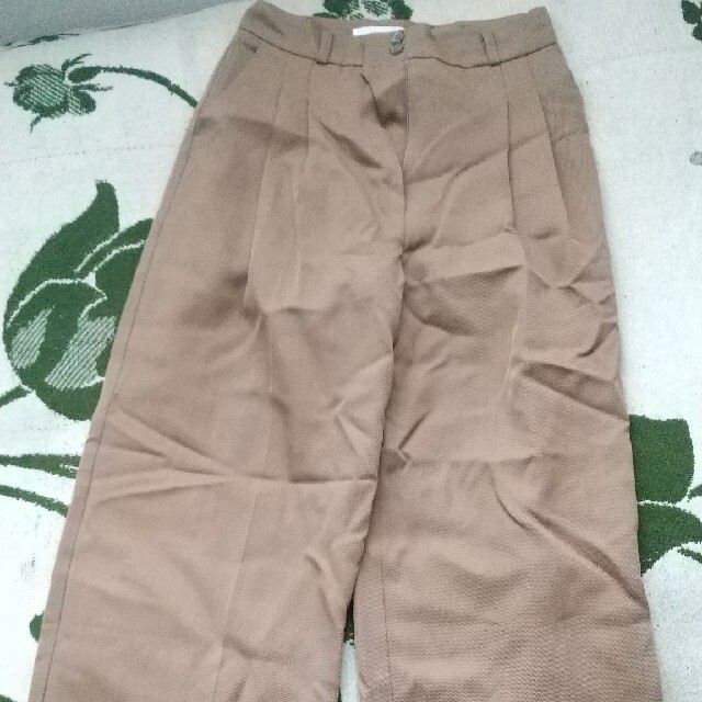 TODAYFUL(トゥデイフル)のtodayful Twill Tuck Trousers レディースのパンツ(カジュアルパンツ)の商品写真