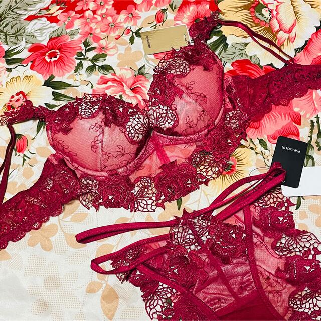 ★お求めやすく価格改定★その他★Ravijour★LINGERIEAM★ブラショーツガーター下着★赤花刺繍★