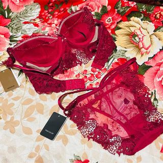 ★お求めやすく価格改定★その他Ravijour LINGERIEAM ブラショーツガーター下着 赤花刺繍