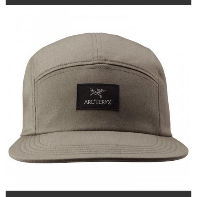 ARC'TERYX(アークテリクス)のARC'TERYX  5 PANEL LABEL HAT メンズの帽子(キャップ)の商品写真