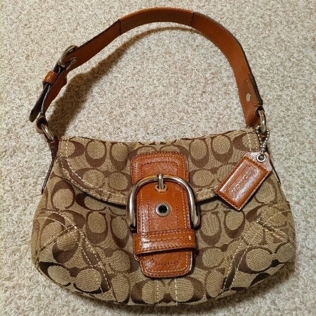 COACH(コーチ)のCOATHのシグネチャーショルダーハンドバック♡（美品） レディースのバッグ(ハンドバッグ)の商品写真