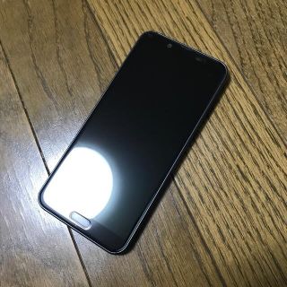 アクオス(AQUOS)のAQUOS SHV43 ブラック　au(スマートフォン本体)