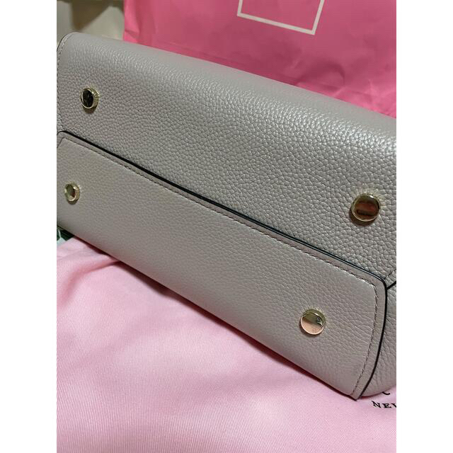 kate spade new york(ケイトスペードニューヨーク)の＊値下げ中＊【新品未使用】ケイトスペード　グレースラージサッチェル　バッグ レディースのバッグ(ハンドバッグ)の商品写真