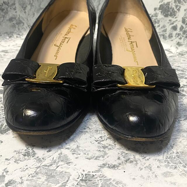 Salvatore Ferragamo(サルヴァトーレフェラガモ)の【状態良好】大人気！SalvatoreFerragamo クロコ柄ヴェラ レディースの靴/シューズ(ハイヒール/パンプス)の商品写真