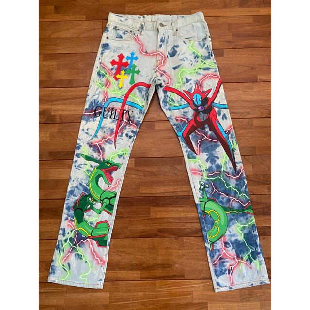Levi's - デニムパンツ カスタムデニム ポケモン リメイクデニム Levi's - デニムパンツ カスタムデニム ポケモン リメイクデニム