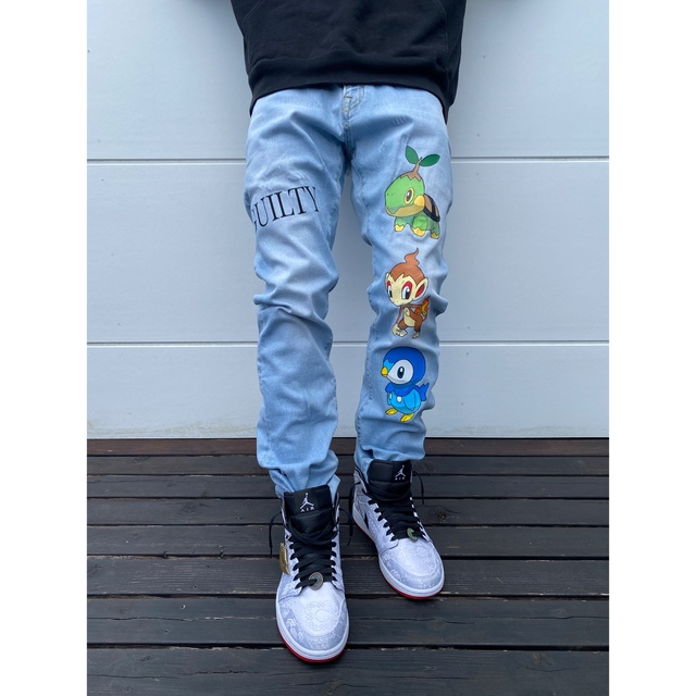 Levi's - デニムパンツ カスタムデニム ポケモン リメイクデニム Levi's - デニムパンツ カスタムデニム ポケモン リメイクデニム