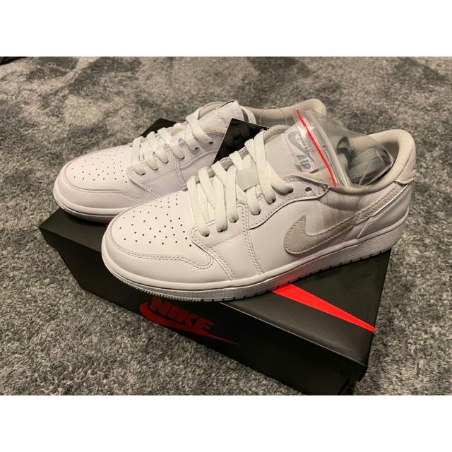 NIKE(ナイキ)のNIKE AIR JORDAN 1 LOW OG NEUTRAL GREY レディースの靴/シューズ(スニーカー)の商品写真