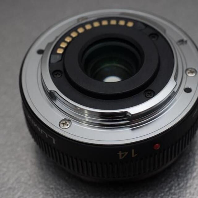 Panasonic(パナソニック)のパナソニック 単焦点レンズ LUMIX G 14mm F2.5 スマホ/家電/カメラのカメラ(レンズ(単焦点))の商品写真