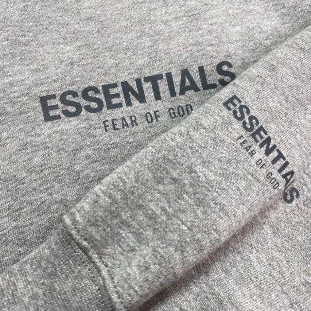トップス FEAR OF GOD - 新品☆エッセンシャルズ☆袖ロゴ入り厚手 ...