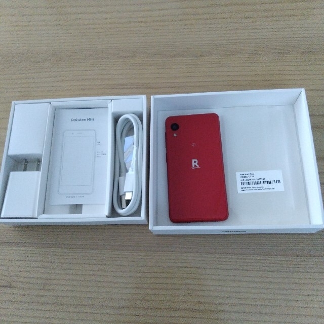 Rakuten(ラクテン)の楽天ミニ スマホ/家電/カメラのスマートフォン/携帯電話(スマートフォン本体)の商品写真