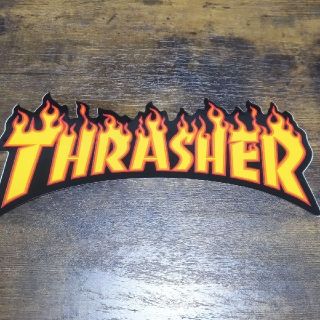 スラッシャー(THRASHER)の(縦10.3cm横20.3cm) THRASHER ファンアーロゴステッカー新作(スケートボード)