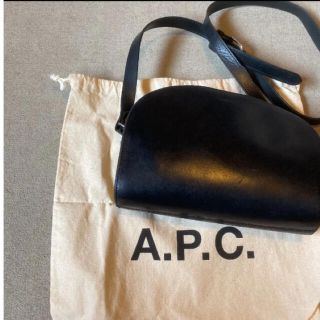 アーペーセー(A.P.C)のA.Ｐ.C      demi-luneショルダーバッグ　(ショルダーバッグ)