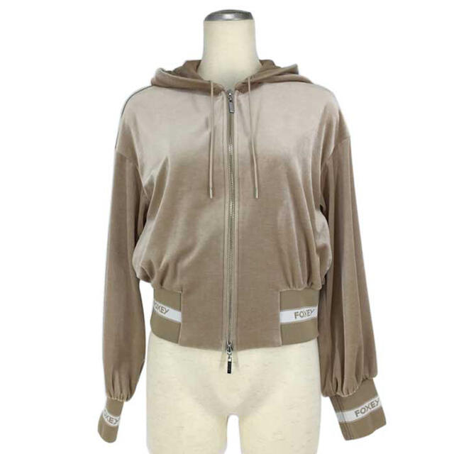 割引発見 FOXEY 【美品】フォクシー - FOXEY パーカー ストレッチ