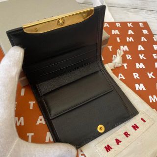 Marni - 新品 MARNI グロスレザー ミニウォレット 折り財布 二つ折りの