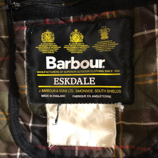 Barbour(バーブァー)の英国製 barbour キルティングジャケット エスクデール 黒 ESKDALE メンズのジャケット/アウター(ブルゾン)の商品写真