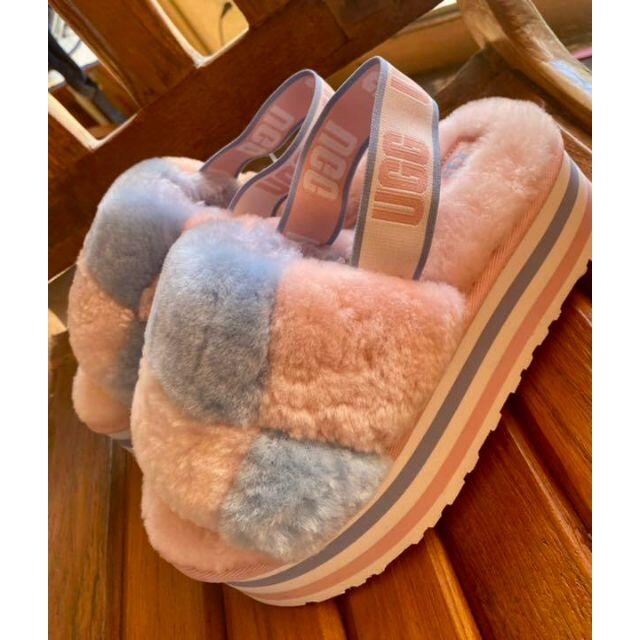 UGG(アグ)の完売しました。。。。25cm✨UGG✨ディスコ チェッカースライド✨厚底  レディースの靴/シューズ(サンダル)の商品写真